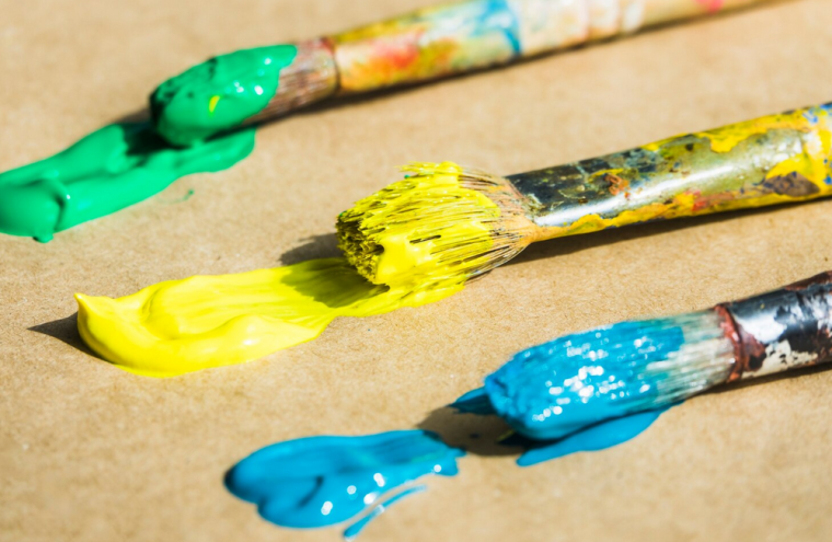 Haut en couleurs