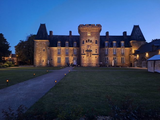Château en début de soirée
