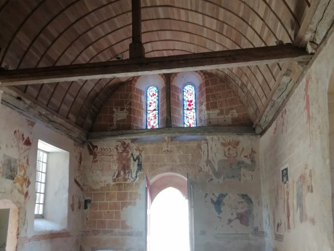 Mystères et lumières à l’église de Loucé